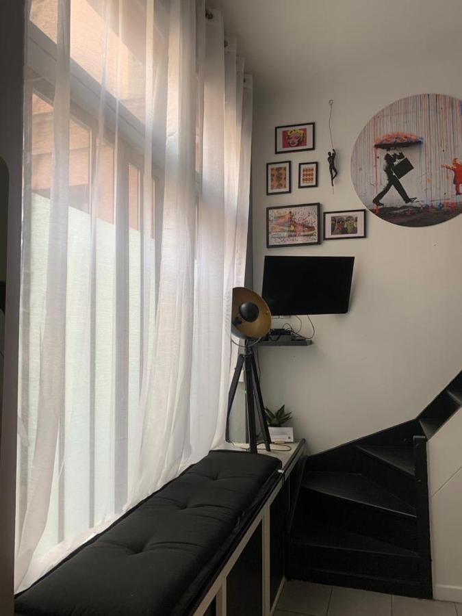 דירות פריז Spacious Bright Split Level Flat In The Fashionable Marais מראה חיצוני תמונה